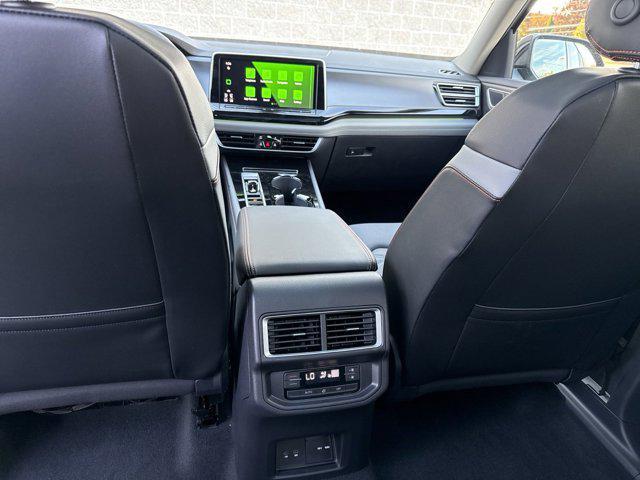 Photo of 2025 Avocado Green Pearl Volkswagen Atlas