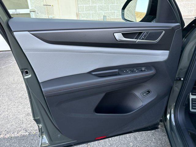 Photo of 2025 Avocado Green Pearl Volkswagen Atlas