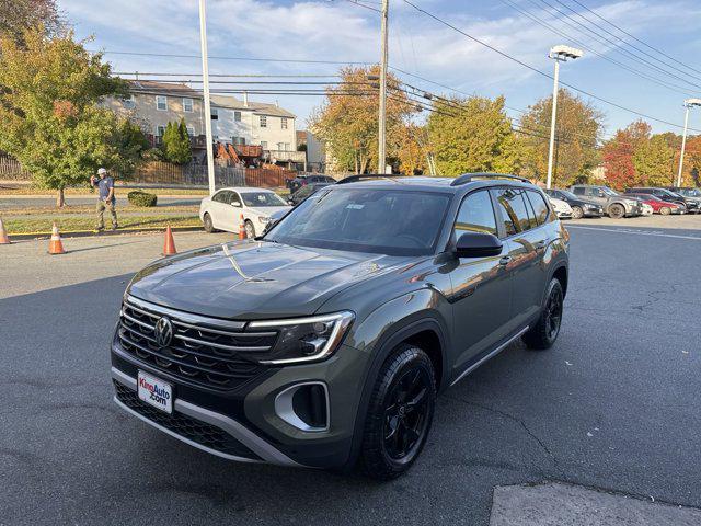 Photo of 2025 Avocado Green Pearl Volkswagen Atlas