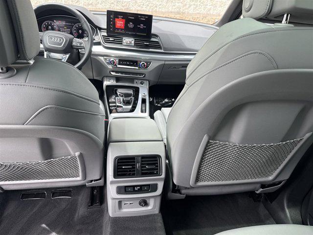 Photo of 2025 Mythos Black Metallic Audi Q5
