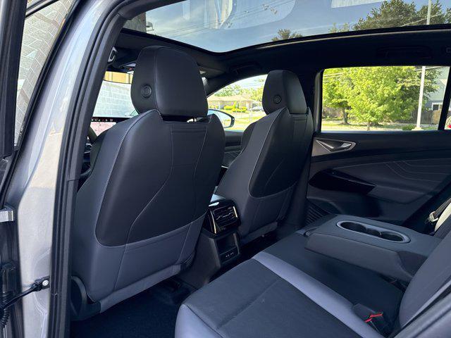 Photo of 2025 silver mist metallic Volkswagen ID.4