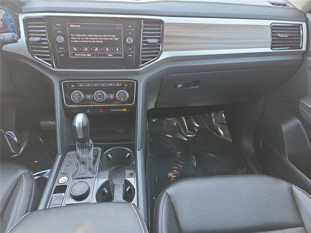 Photo of 2022 Pure White Volkswagen Atlas