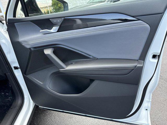 Photo of 2025 White Volkswagen Tiguan