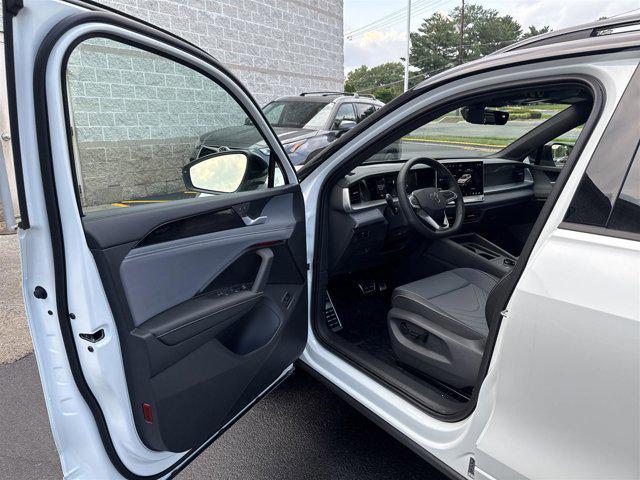 Photo of 2025 White Volkswagen Tiguan