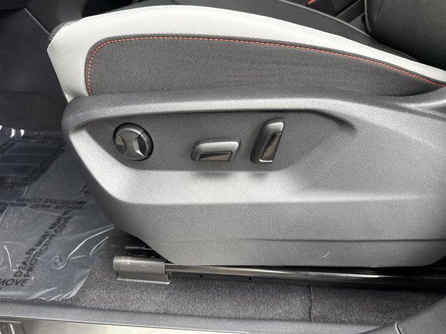 Photo of 2025 Avocado Green Pearl Volkswagen Atlas