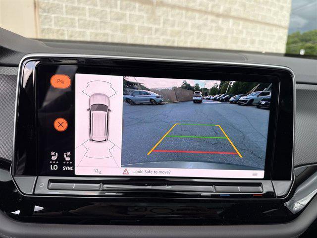 Photo of 2025 Avocado Green Pearl Volkswagen Atlas