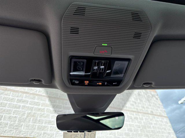Photo of 2025 Avocado Green Pearl Volkswagen Atlas