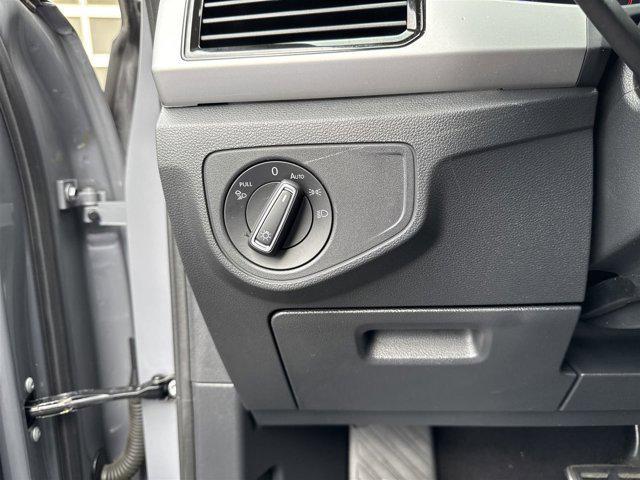Photo of 2022 Pure Gray Volkswagen Atlas Cross Sport