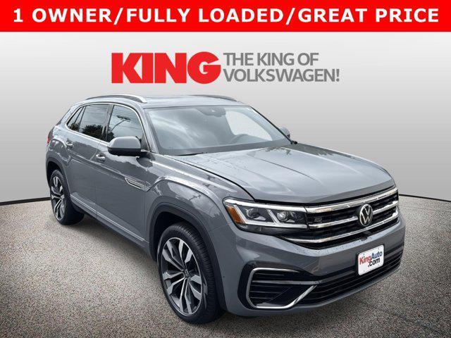 Photo of 2022 Pure Gray Volkswagen Atlas Cross Sport
