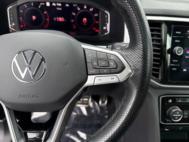 Photo of 2022 Pure Gray Volkswagen Atlas Cross Sport