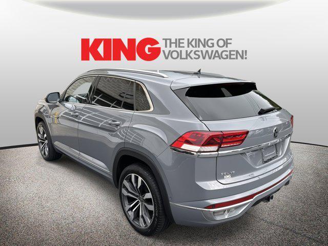 Photo of 2022 Pure Gray Volkswagen Atlas Cross Sport