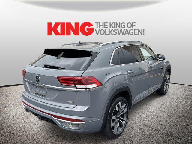 Photo of 2022 Pure Gray Volkswagen Atlas Cross Sport