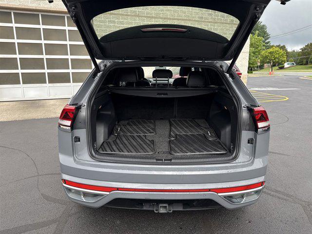 Photo of 2022 Pure Gray Volkswagen Atlas Cross Sport