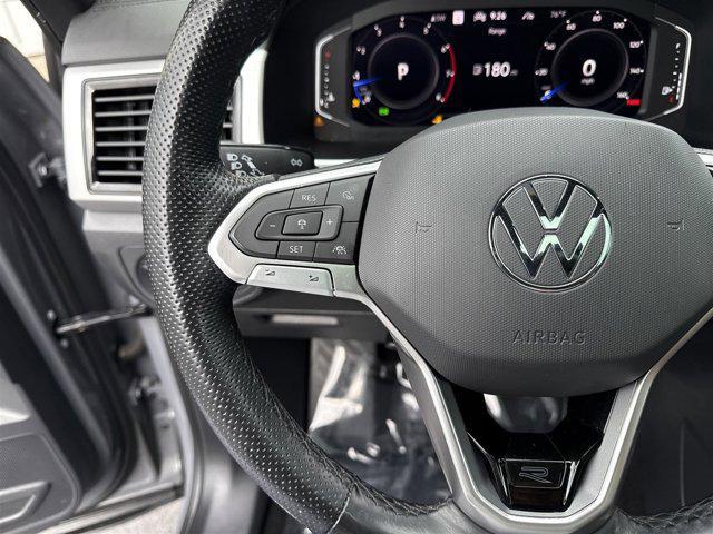 Photo of 2022 Pure Gray Volkswagen Atlas Cross Sport
