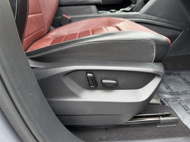 Photo of 2022 Pure Gray Volkswagen Atlas Cross Sport