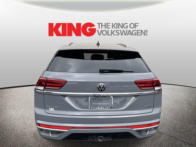 Photo of 2022 Pure Gray Volkswagen Atlas Cross Sport