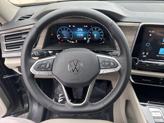 Photo of 2025 Avocado Green Pearl Volkswagen Atlas