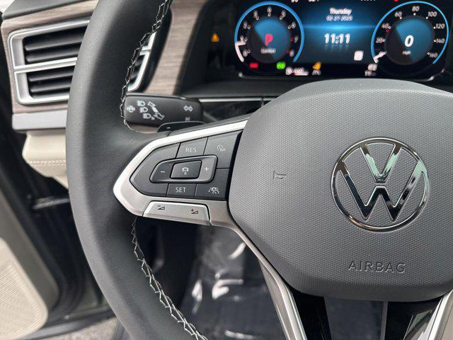 Photo of 2025 Avocado Green Pearl Volkswagen Atlas