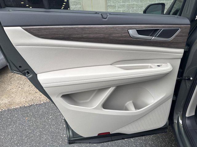 Photo of 2025 Avocado Green Pearl Volkswagen Atlas