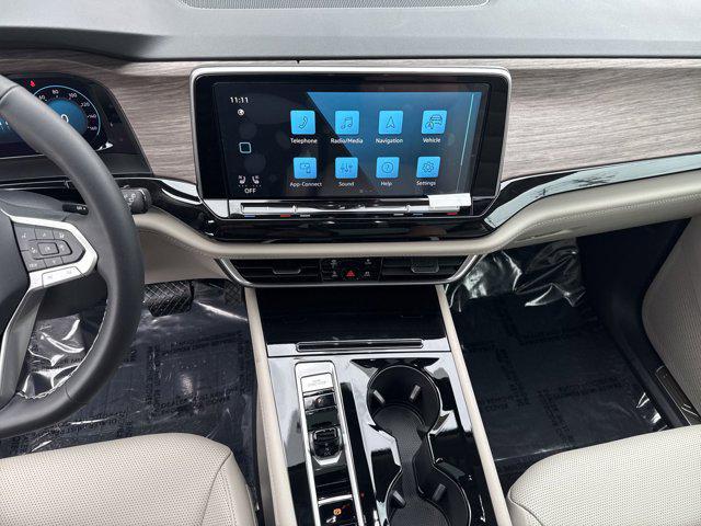 Photo of 2025 Avocado Green Pearl Volkswagen Atlas