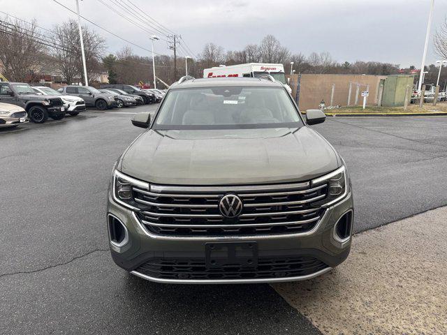 Photo of 2025 Avocado Green Pearl Volkswagen Atlas