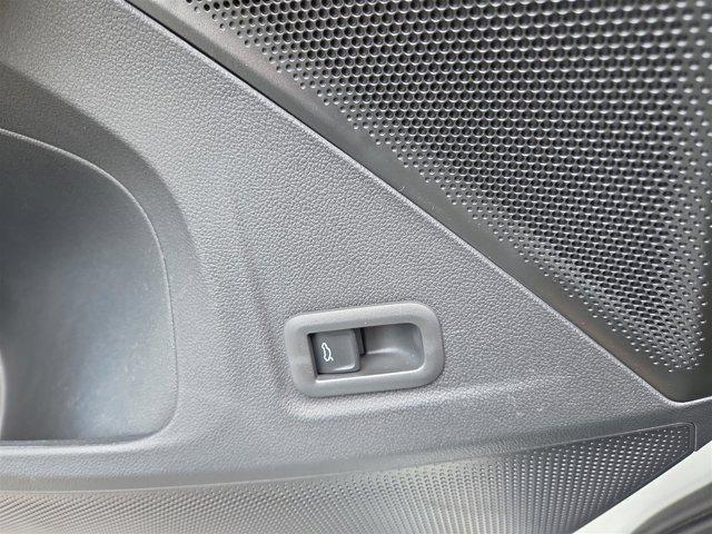 Photo of 2025 Opal White Pearl Volkswagen Tiguan