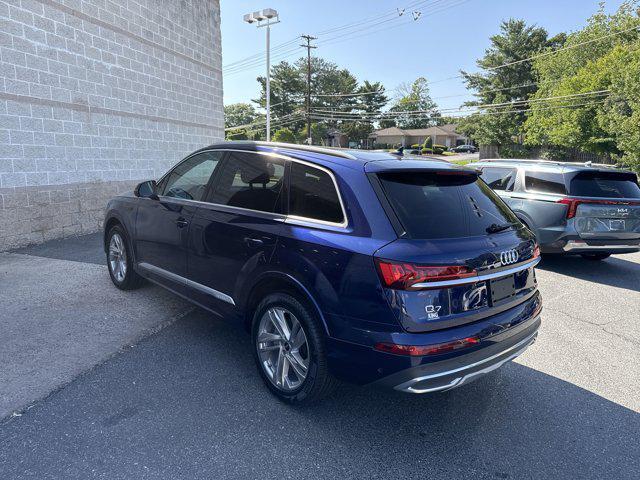 Photo of 2022 Navarra Blue Metallic Audi Q7