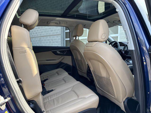 Photo of 2022 Navarra Blue Metallic Audi Q7