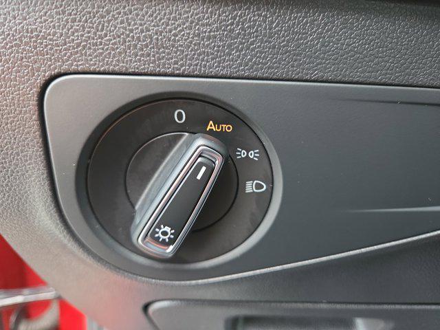 Photo of 2022 Kings Red Metallic Volkswagen Tiguan