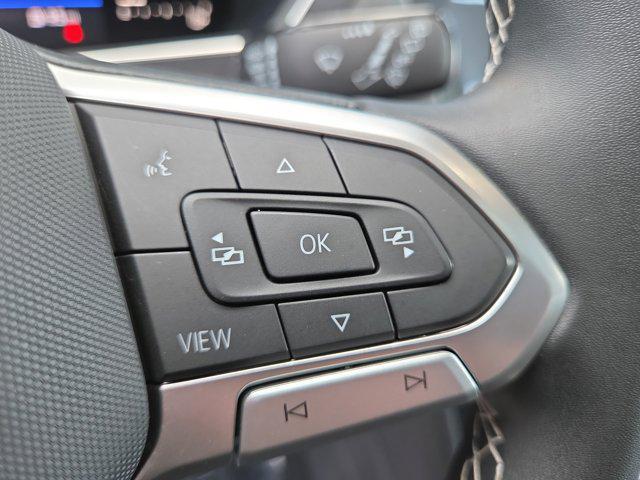 Photo of 2022 Kings Red Metallic Volkswagen Tiguan