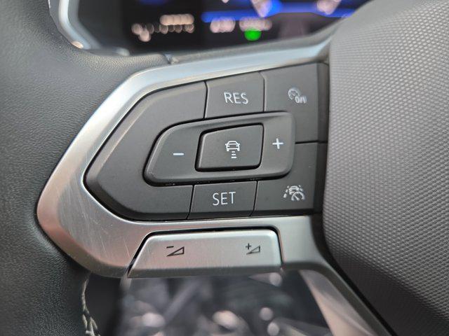 Photo of 2022 Kings Red Metallic Volkswagen Tiguan
