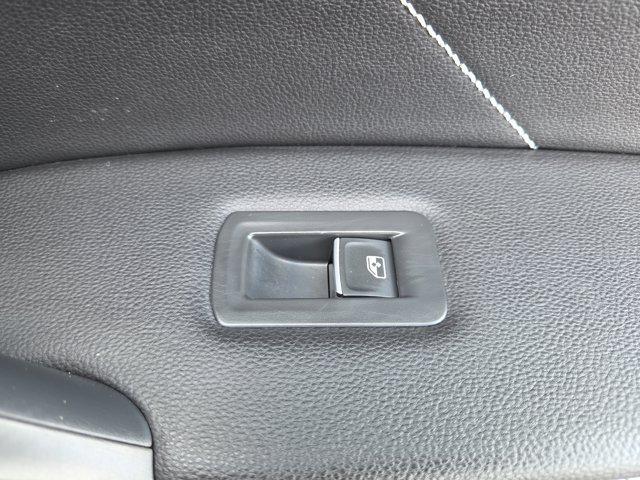 Photo of 2022 Kings Red Metallic Volkswagen Tiguan