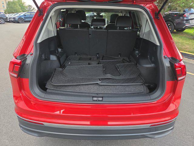 Photo of 2022 Kings Red Metallic Volkswagen Tiguan