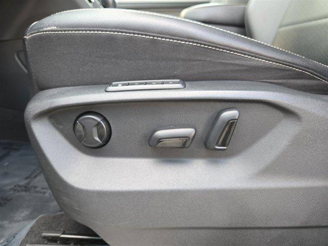 Photo of 2022 Pure White Volkswagen Atlas