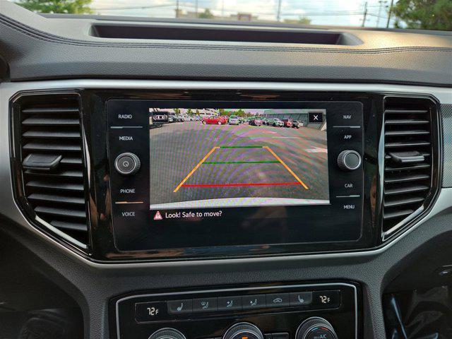Photo of 2022 Pure White Volkswagen Atlas