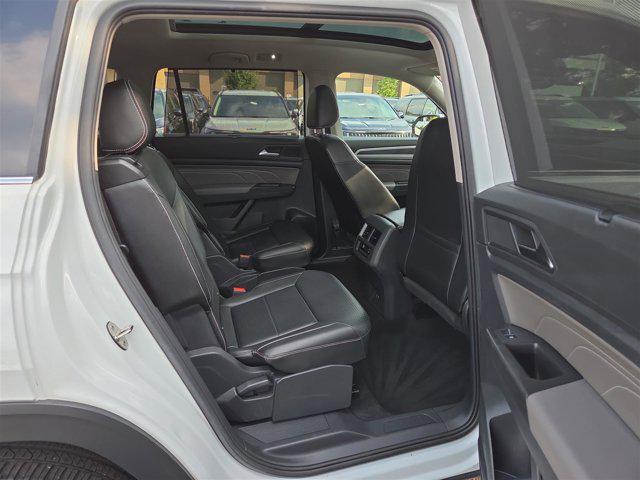 Photo of 2022 Pure White Volkswagen Atlas