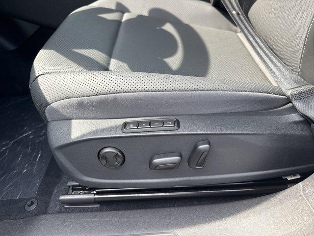Photo of 2025 White Volkswagen ID.4