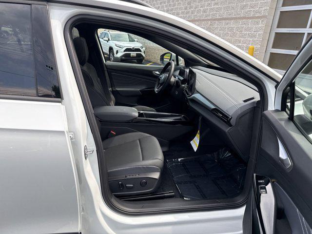 Photo of 2025 White Volkswagen ID.4