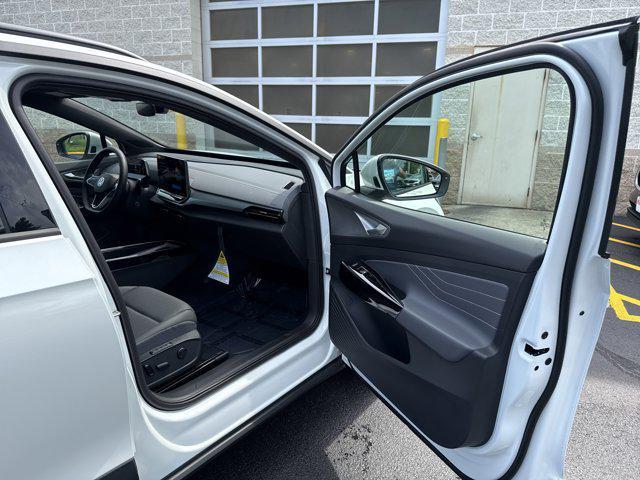Photo of 2025 White Volkswagen ID.4