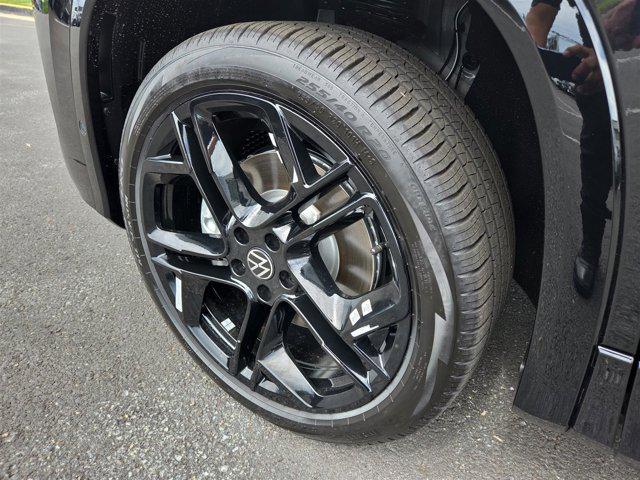 Photo of 2025 Deep Black Pearl Volkswagen Tiguan