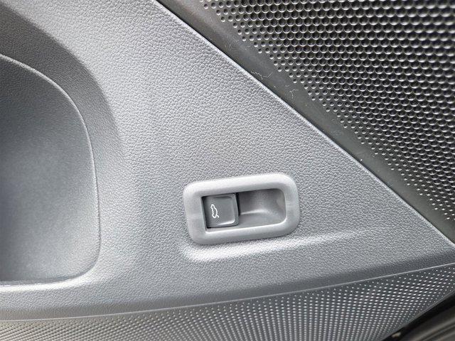 Photo of 2025 Deep Black Pearl Volkswagen Tiguan