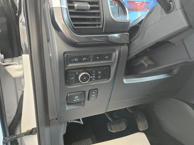 Photo of 2022 Oxford White Ford F-150