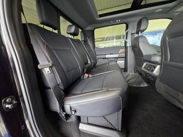 Photo of 2024 Agate Black Metallic Ford F-250