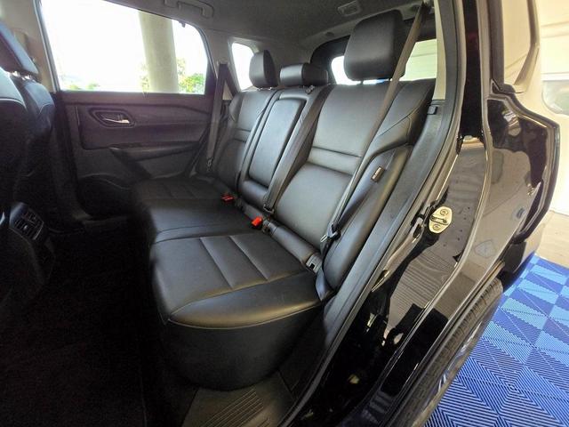 Photo of 2022 Super Black Nissan Rogue