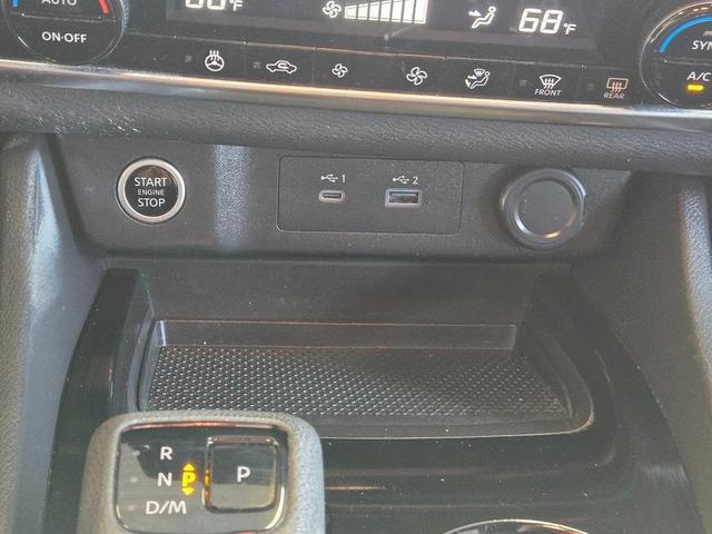 Photo of 2022 Super Black Nissan Rogue