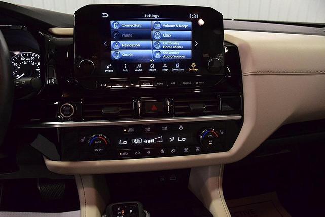 Photo of 2023 Obsidian Green Nissan Pathfinder