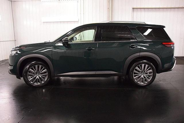 Photo of 2023 Obsidian Green Nissan Pathfinder