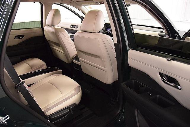 Photo of 2023 Obsidian Green Nissan Pathfinder