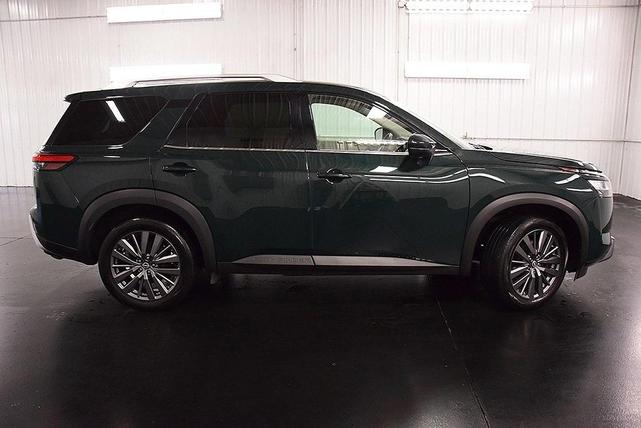 Photo of 2023 Obsidian Green Nissan Pathfinder