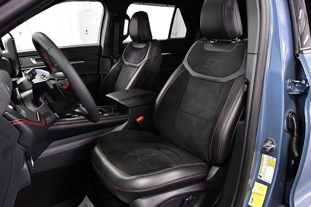 Photo of 2025 Vapor Blue Metallic Ford Explorer